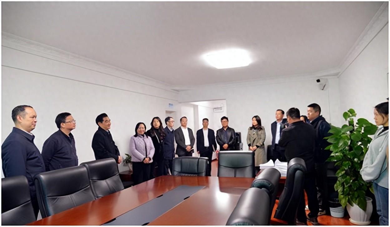 贵州省总工会领导走访看望中互会贵州省办事处干部职工